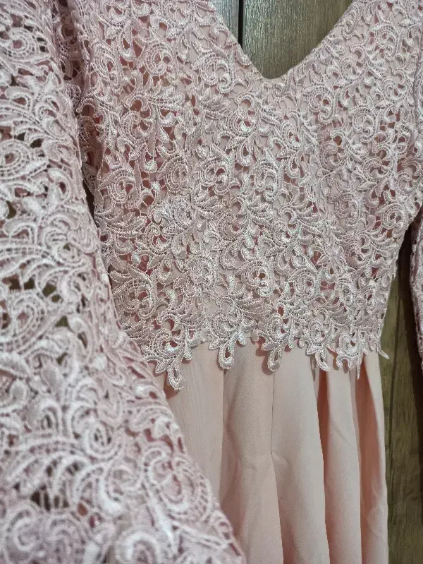 پیراهن مجلسی|لباس|ساری, |دیوار