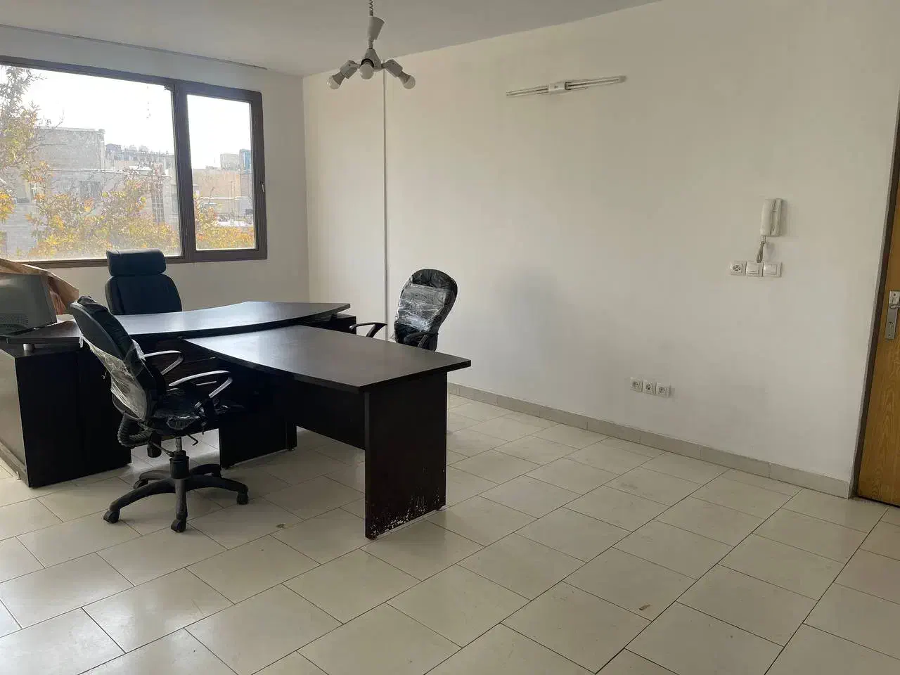 میز مدیریت و کنفرانس به همراه فایل|مبلمان اداری|قزوین, |دیوار