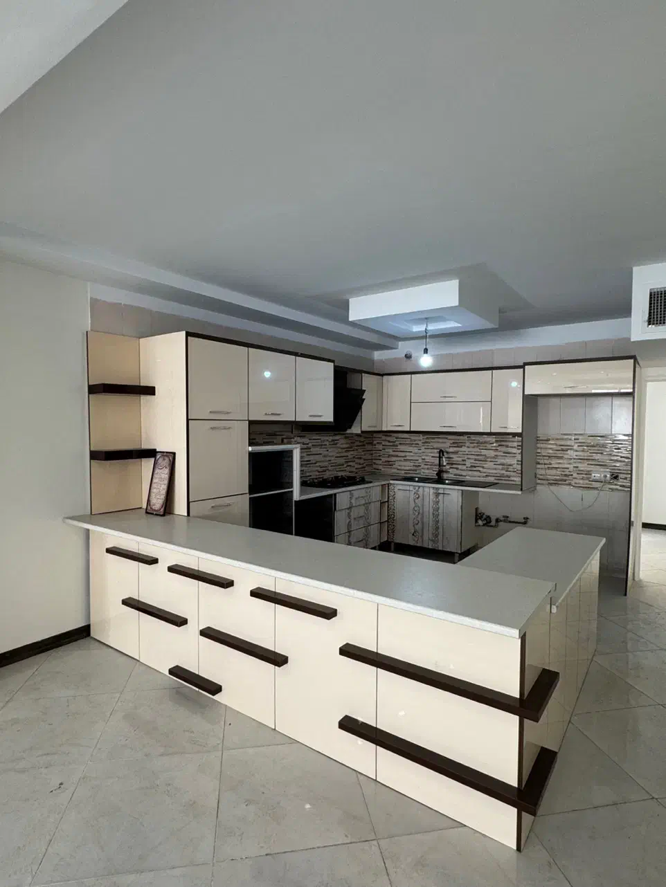 ۱۰۵ متر / شاهد ۶/ زیرقیمت منطقه|فروش آپارتمان|گرمدره, |دیوار