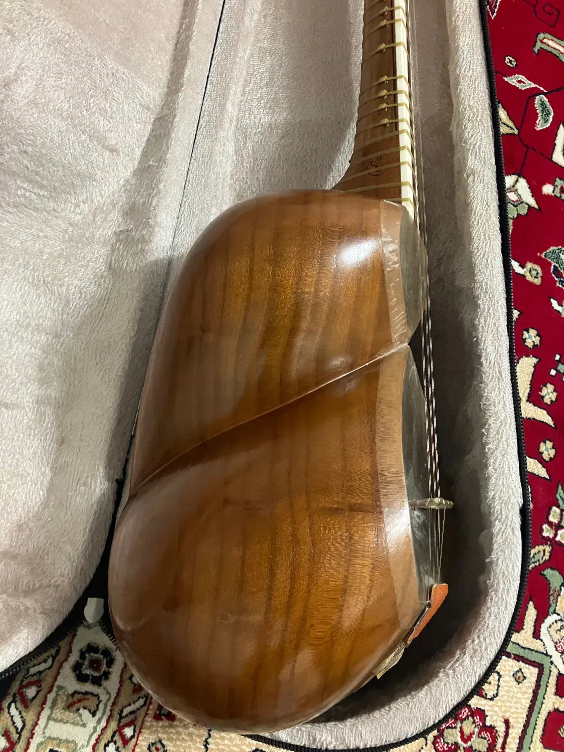 تار- لطفی میانه- سه مهر|سازهای سنتی|ساری, |دیوار