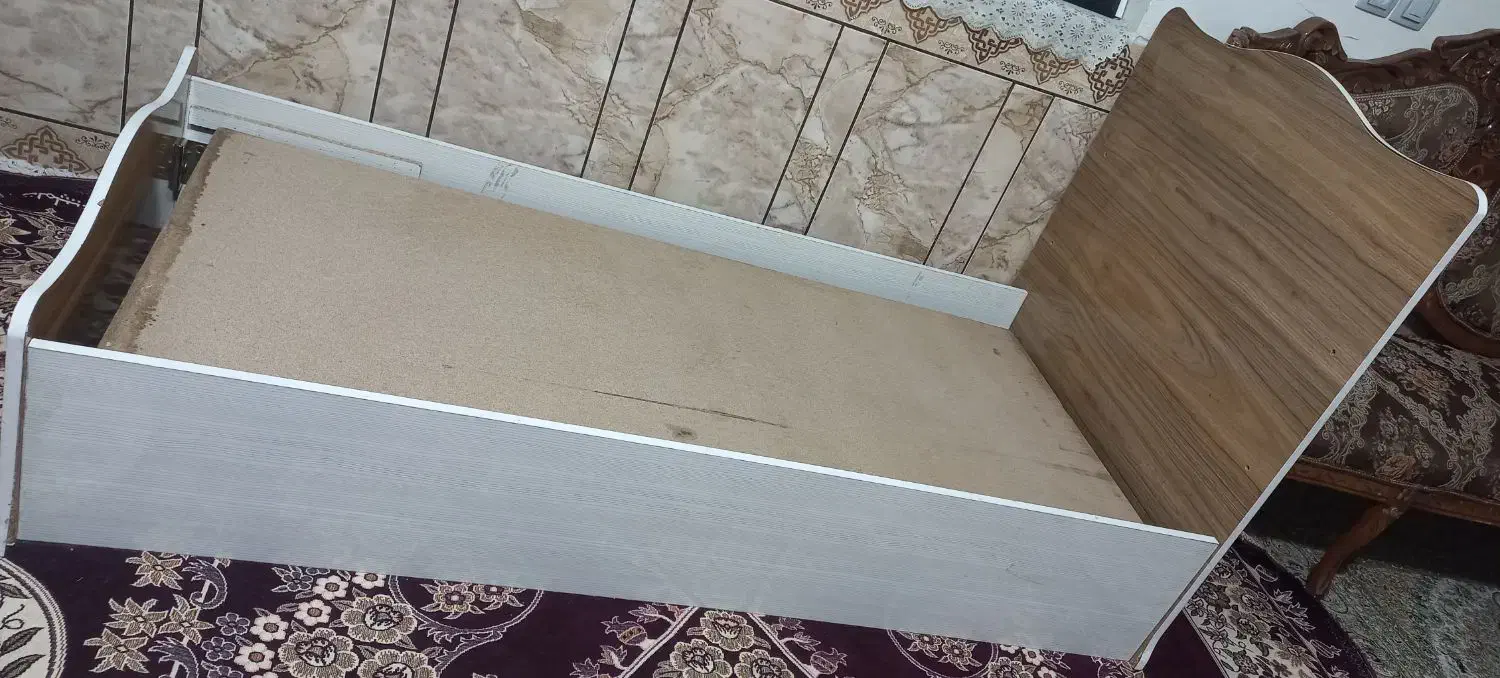 تخت نوجوان|تخت و سرویس خواب|شیراز, شیشه‌گری|دیوار
