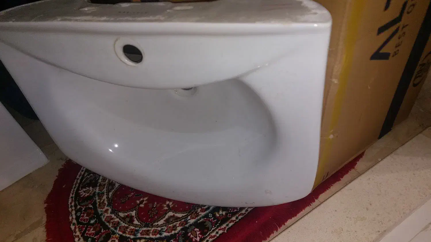 روشویی باپایه|لوازم سرویس بهداشتی|برخوار, |دیوار