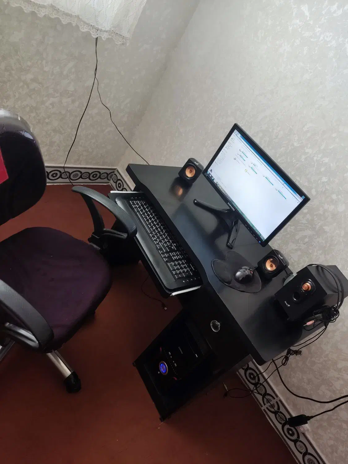 میز کامپیوتر همراه صندلی|میز تحریر و کامپیوتر|اسلام‌شهر, مطهری|دیوار