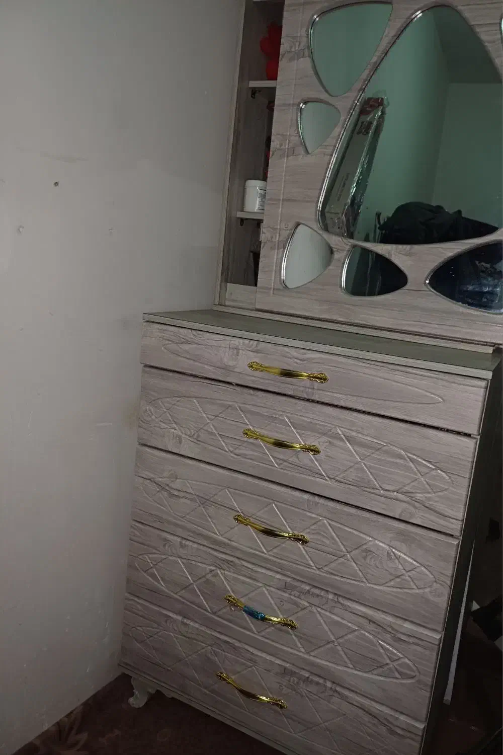 دراور درحد نو|جاکفشی، کمد، دراور|قزوین, |دیوار