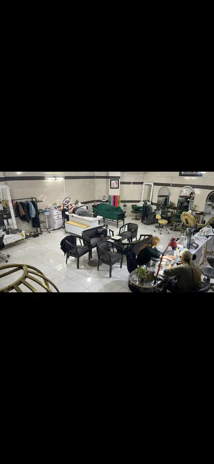 اجاره صندلی سالن زیبایی زنانه|اجارهٔ دفتر کار، اتاق اداری، مطب|اصفهان, کوی امیریه|دیوار