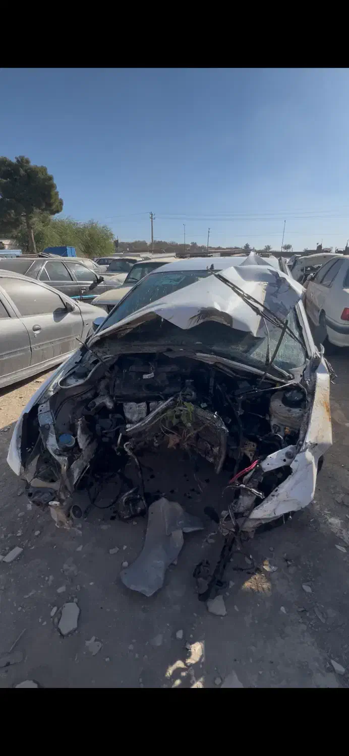 ماشین تصادفی پژو۲۰۶|خودرو سواری و وانت|بروجرد, |دیوار