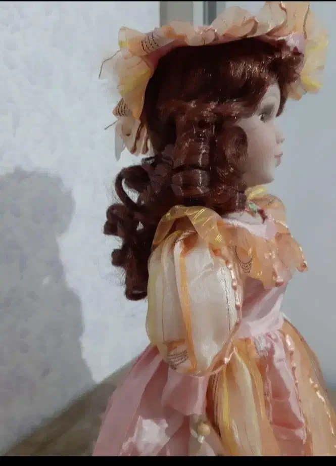 عروسک سرامیکی|اسباب‌بازی بچه|سنندج, |دیوار