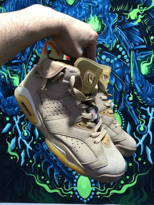 جردن ۶|کیف، کفش، کمربند|ساری, |دیوار