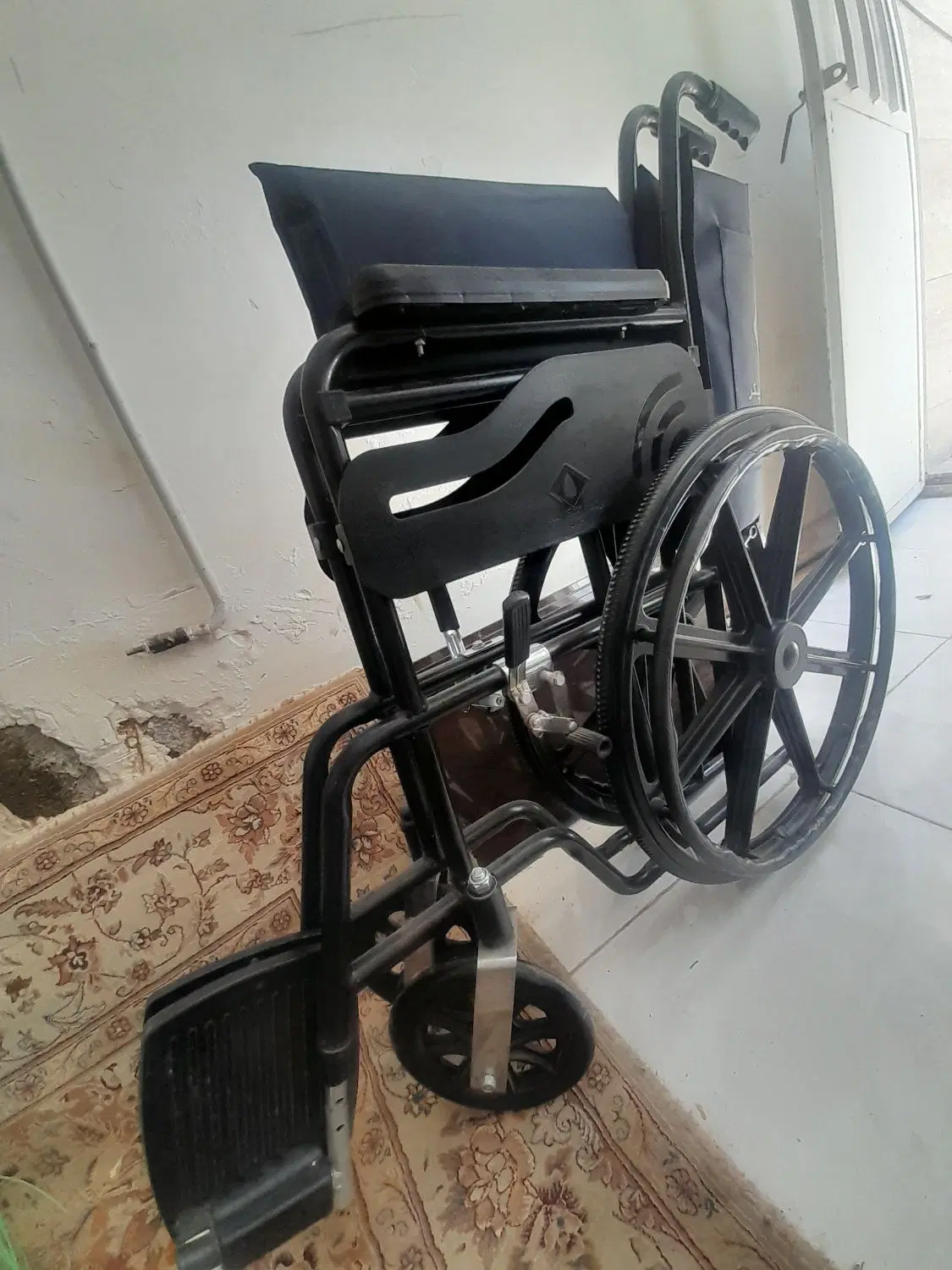 ولچر|پزشکی|چهارباغ, |دیوار