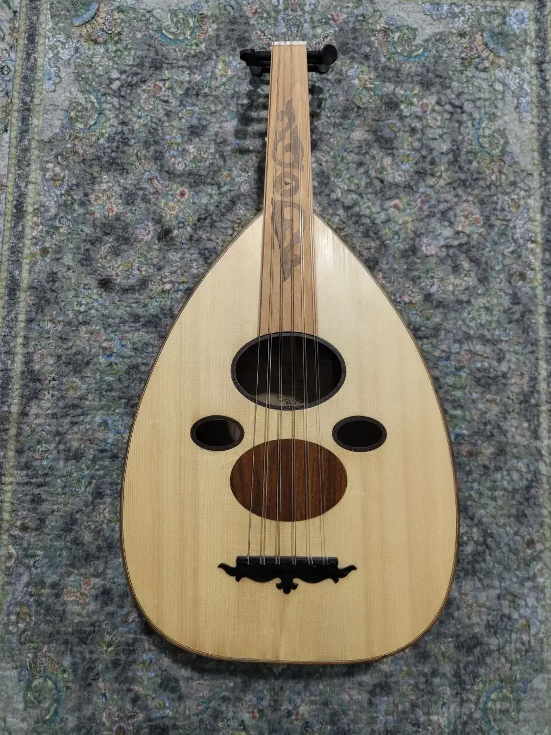 عود حرفه ای|سازهای سنتی|رشت, منظریه|دیوار