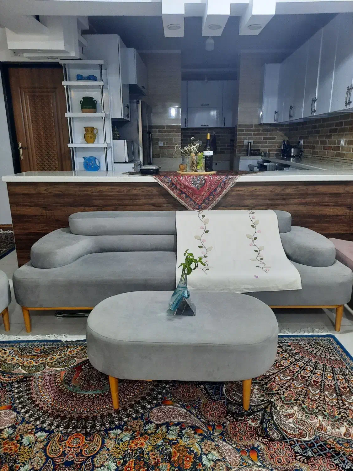 مبل ۷نفره بسیارشیک|مبلمان خانگی و میز عسلی|سیرجان, |دیوار