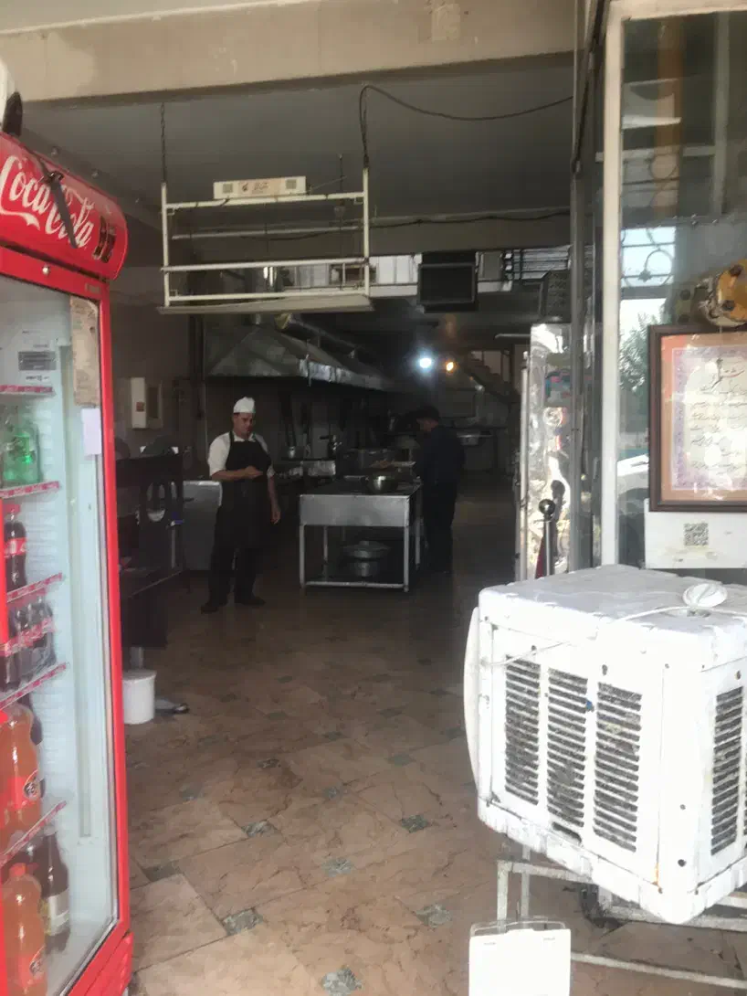 کمک آشپز وکباب پز|استخدام خدمات فروشگاه و رستوران|تهران, شهرک استقلال|دیوار