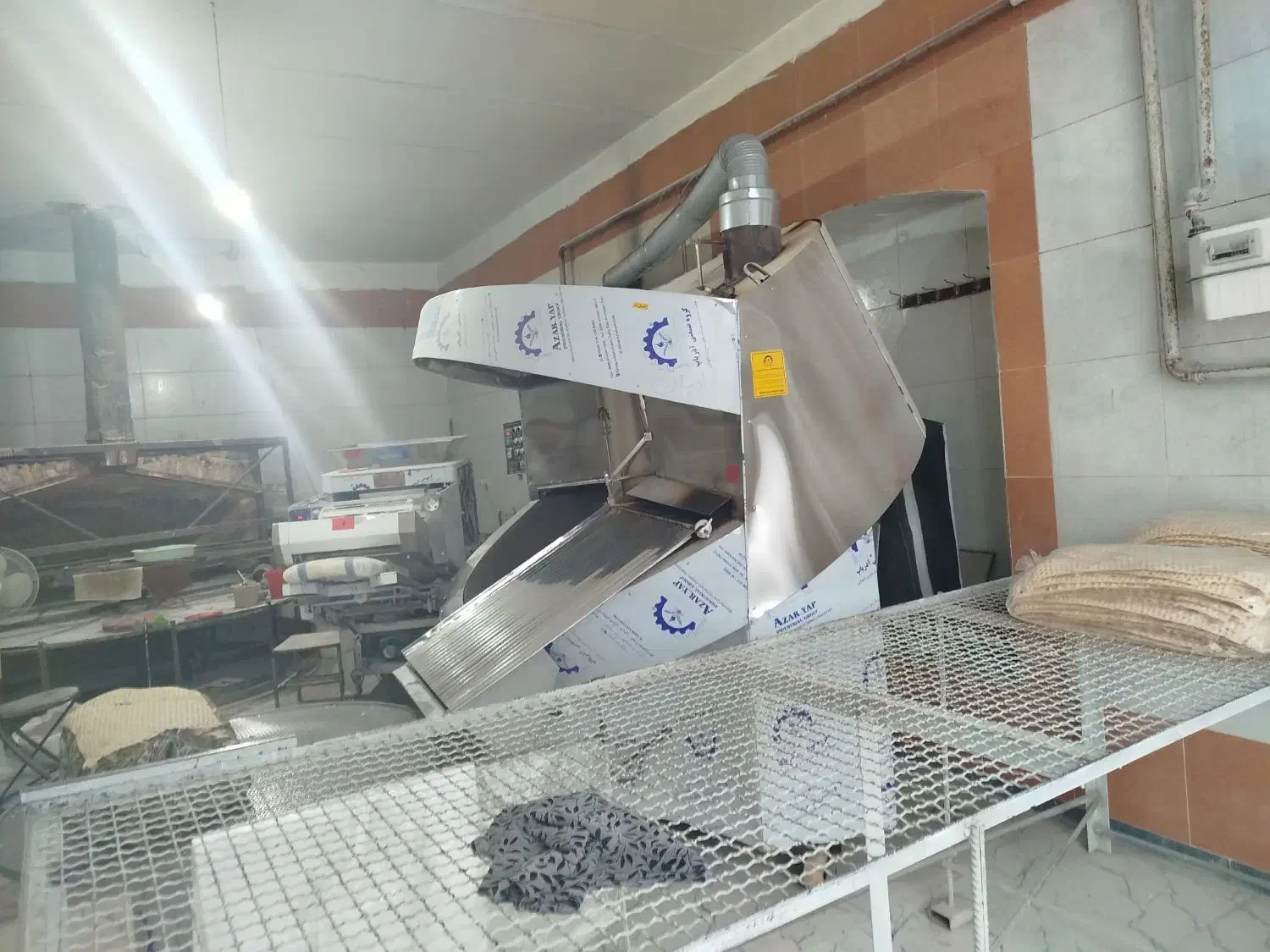 گردون شیب دار نانوایی و سه کاره آذر یاپ کم کارکرد|فروشگاه و مغازه|ورزقان, |دیوار