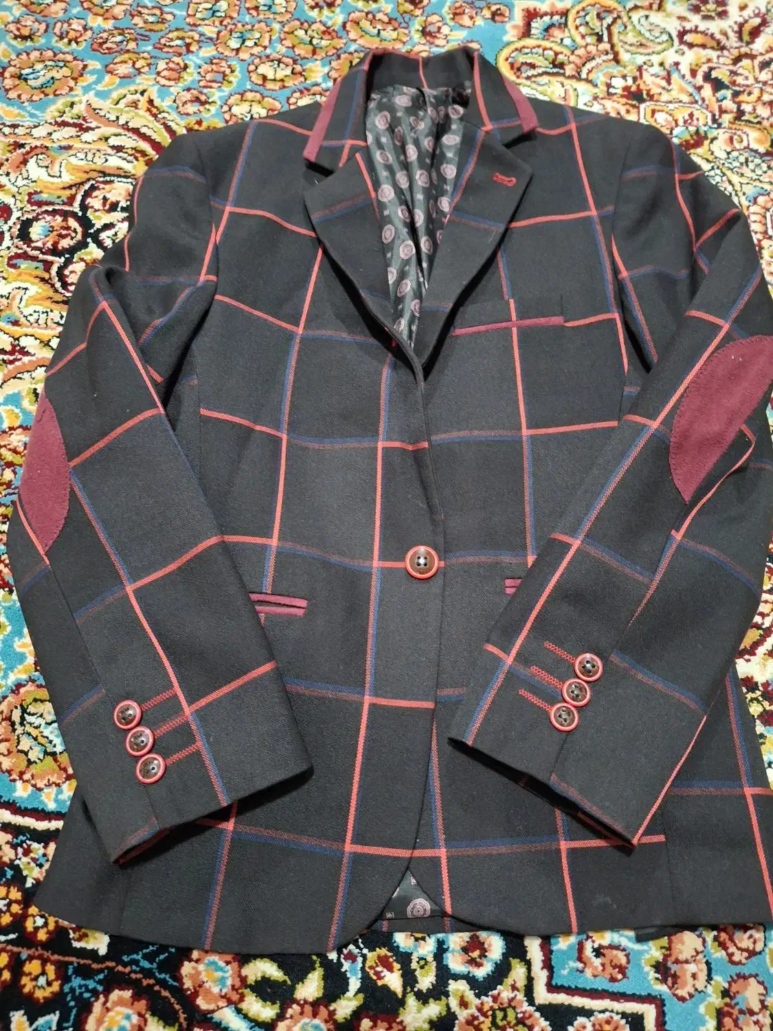 پیراهن پسرانه|لباس|کرج, حصارک بالا|دیوار