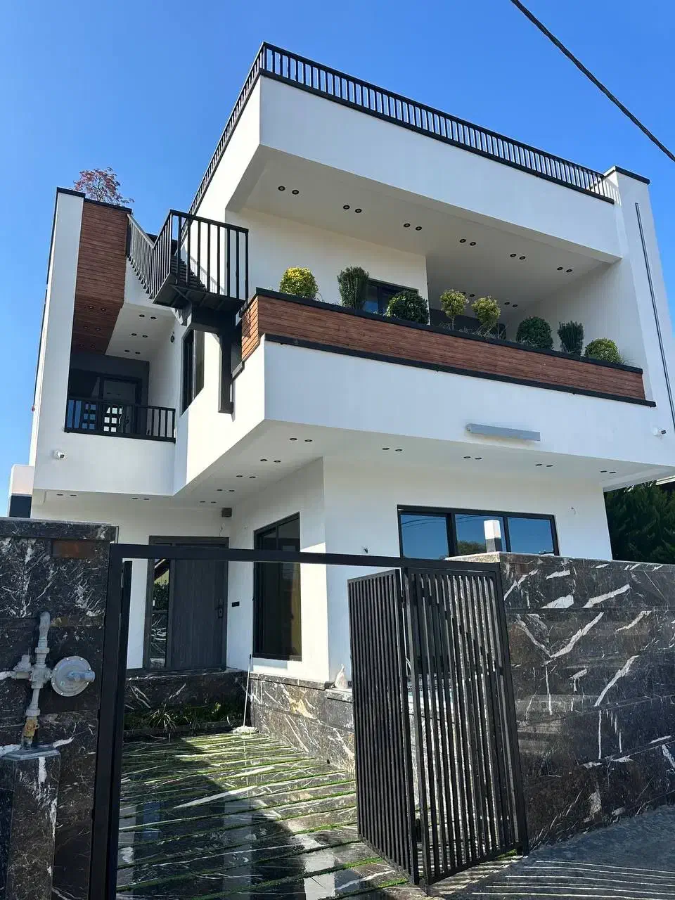 ویلادوبلکس/روف دار/استخر چهارفصل/سندار|فروش خانه و ویلا|رویان, |دیوار