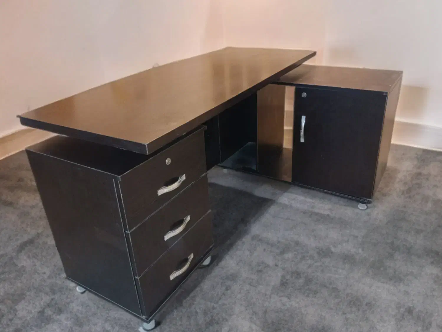 میز مدیریت بسیار تمیز|مبلمان اداری|قرچک, باقرآباد|دیوار