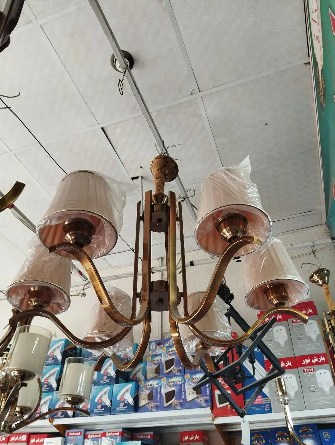 لوستر ۶ شعله|لوستر و چراغ آویز|مشهد, شهید مطهری|دیوار