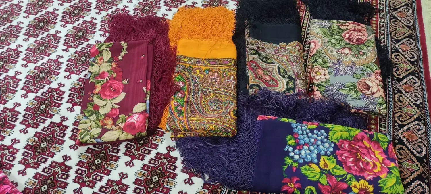 فرش چارقد قدیمی|لباس|سیمین شهر, |دیوار