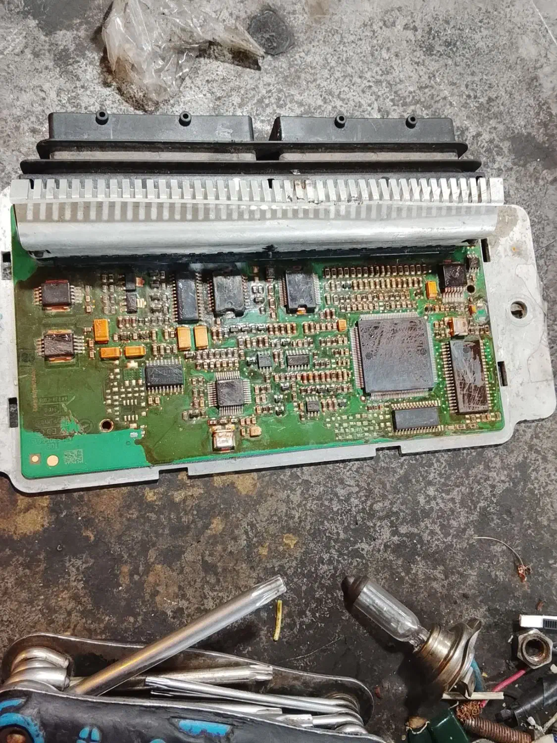 باطریسازی مکانیکی ،تعمیرات کیلومتر،ایسیو ..|خدمات موتور و ماشین|رباطکریم, الارد|دیوار