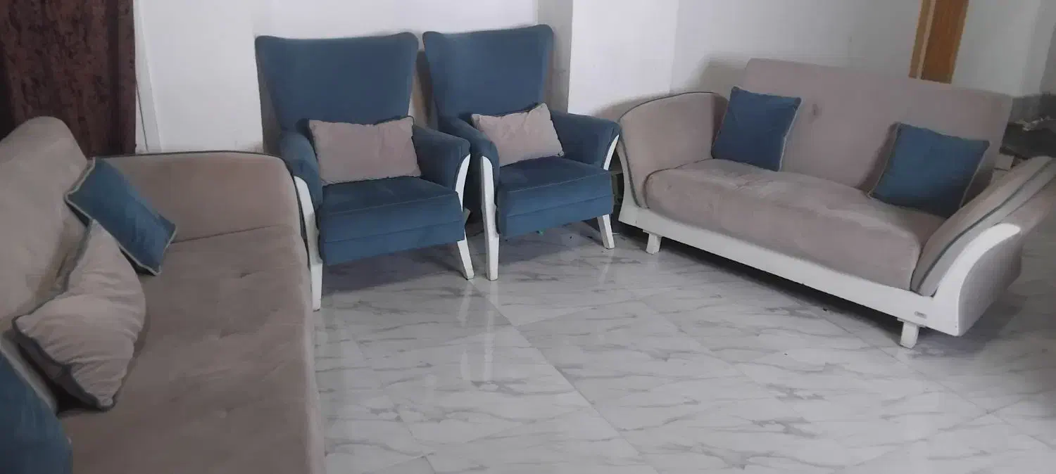 مبل هفت نفره در حد نو|مبلمان خانگی و میز عسلی|رشت, شالکو|دیوار