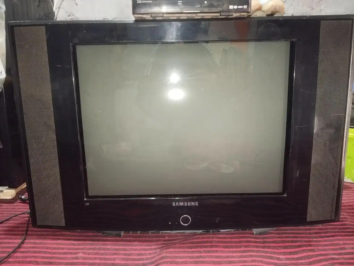 تلویزیون 29 و دیگ با کلمن|تلویزیون و پروژکتور|زاهدان, |دیوار