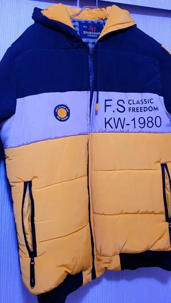 کاپشن مردانه|لباس|قدس, شهرقدس|دیوار