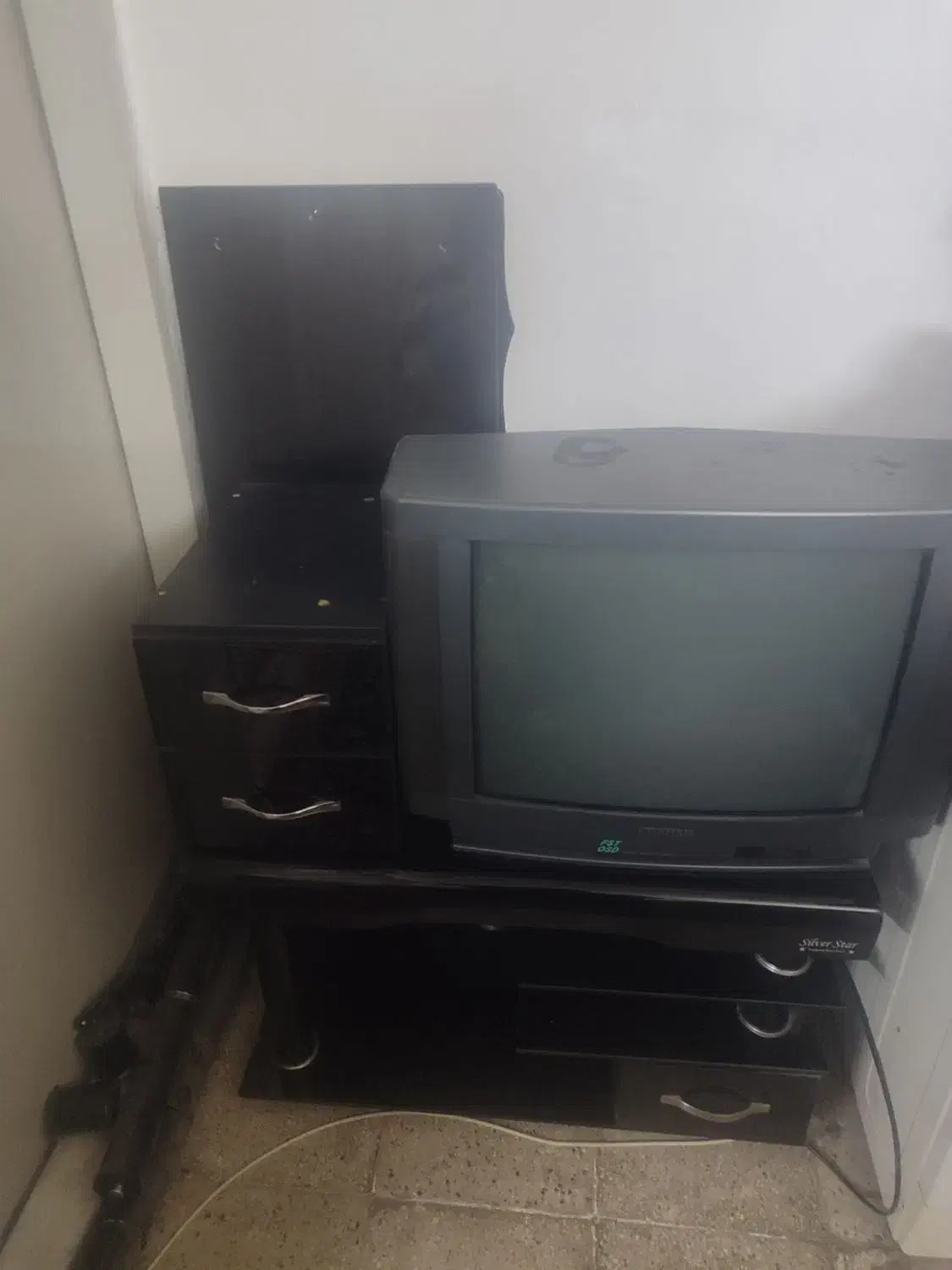 تلویزیون 21|تلویزیون و پروژکتور|ری, شهادت|دیوار