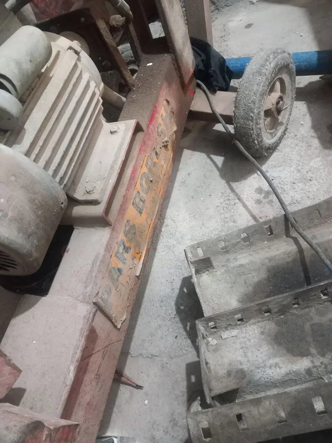 قیچی.برقی|ماشین‌آلات صنعتی|اردبیل, |دیوار