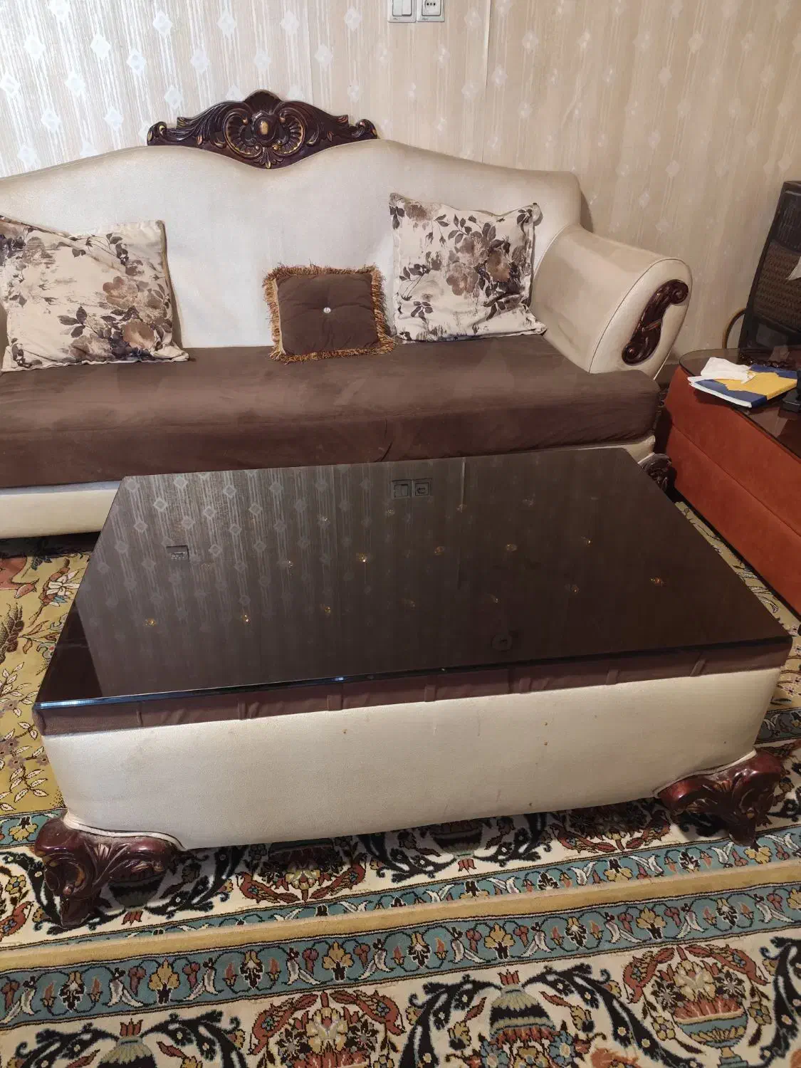 مبلمان ۷نفره چوب|مبلمان خانگی و میز عسلی|کرج, فاز ۳ گوهردشت|دیوار