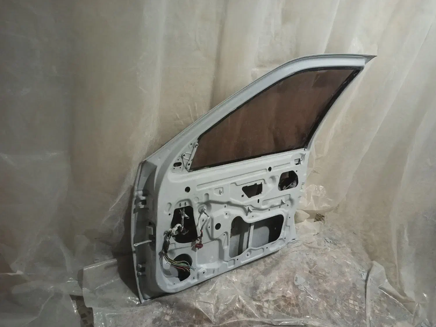 درب سمت شاگرد اردی ۴۰۵ و روآ استر شده|قطعات یدکی و لوازم جانبی|اصفهان, کوی شهید کشوری|دیوار