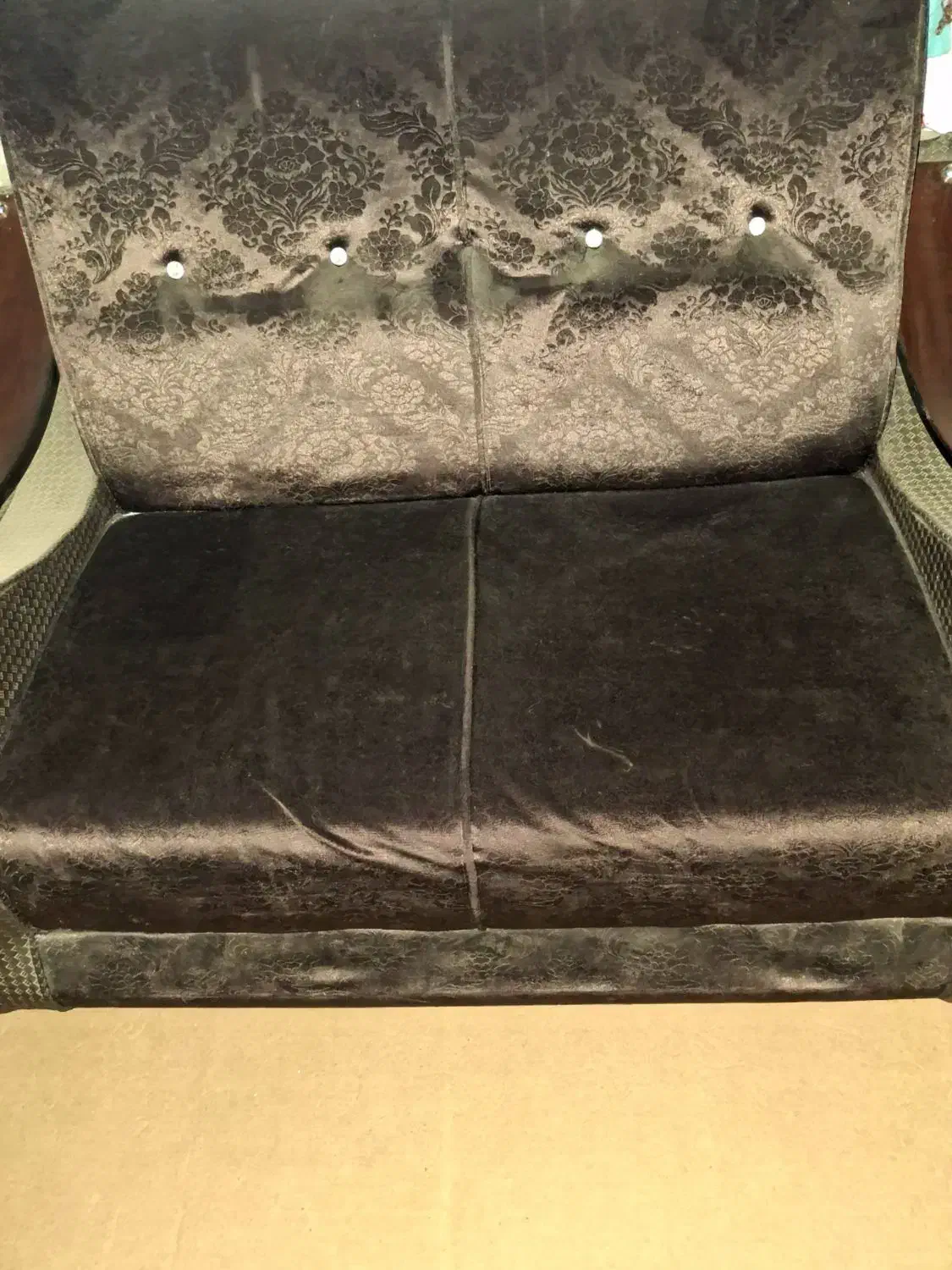 مبل راحتی دو نفره|مبلمان خانگی و میز عسلی|نیشابور, بلوار گلها|دیوار