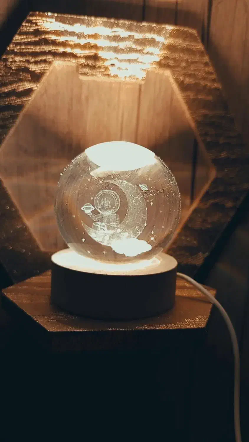 گوی چراغ خواب مدل فضانورد|چراغ خواب و آباژور|بیرجند, |دیوار