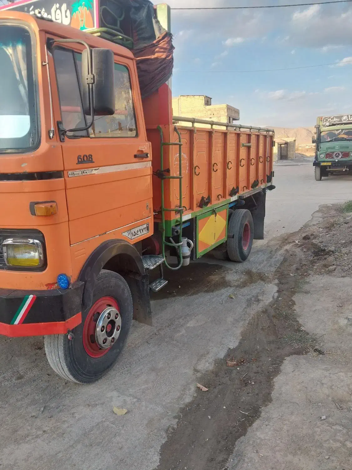 خاور ۶۰۸|خودرو سنگین|تیران, |دیوار