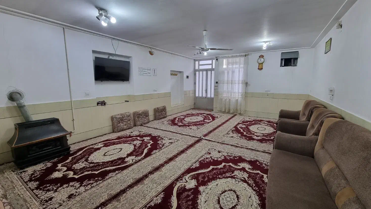 سویت مبله یک خواب جنب حرم باامکانات وپارکینگ مستقل|اجارهٔ کوتاهمدت آپارتمان و سوئیت|طبس, |دیوار