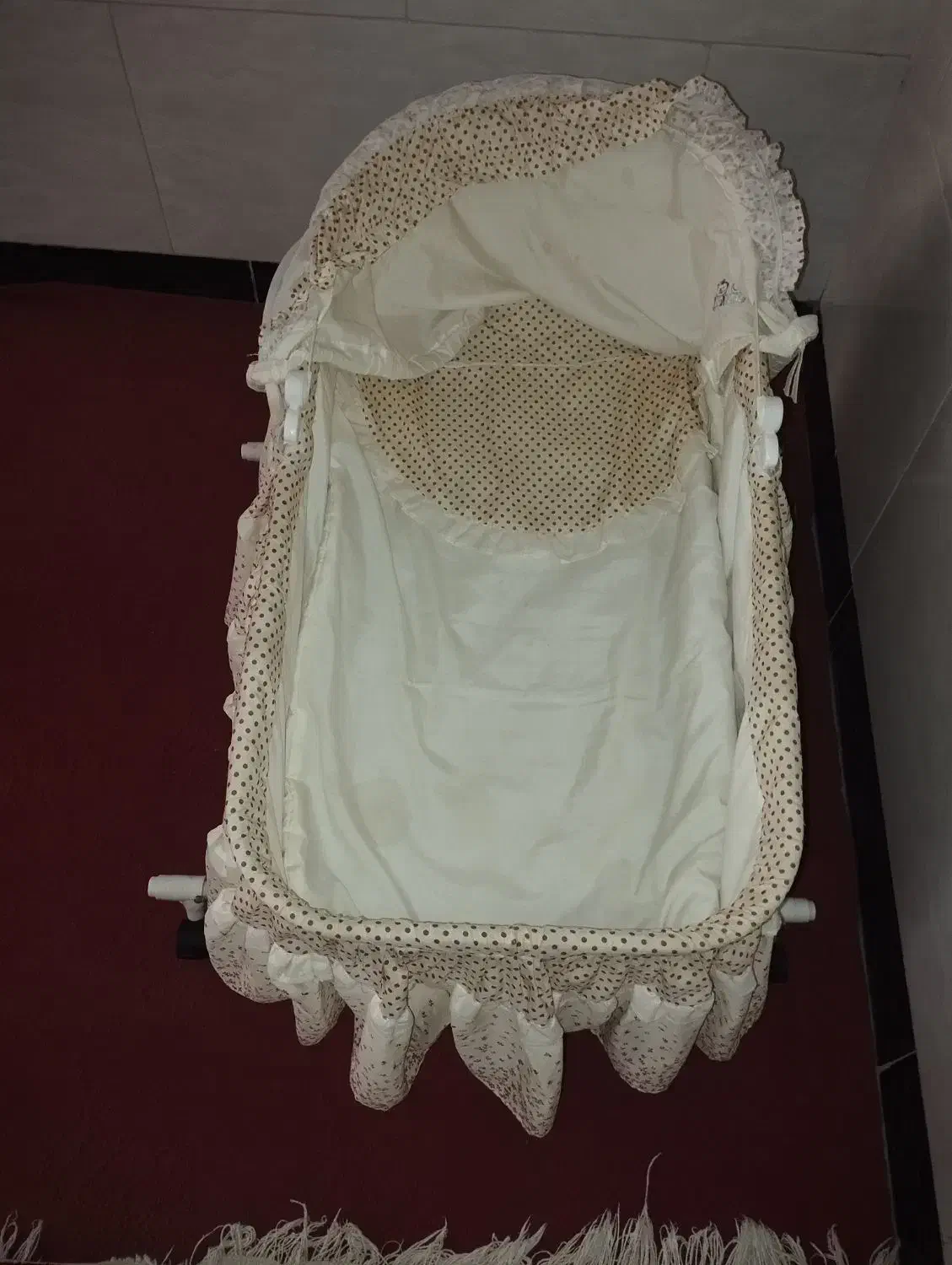 تخت نوزاد|تخت و صندلی بچه|بروجرد, |دیوار