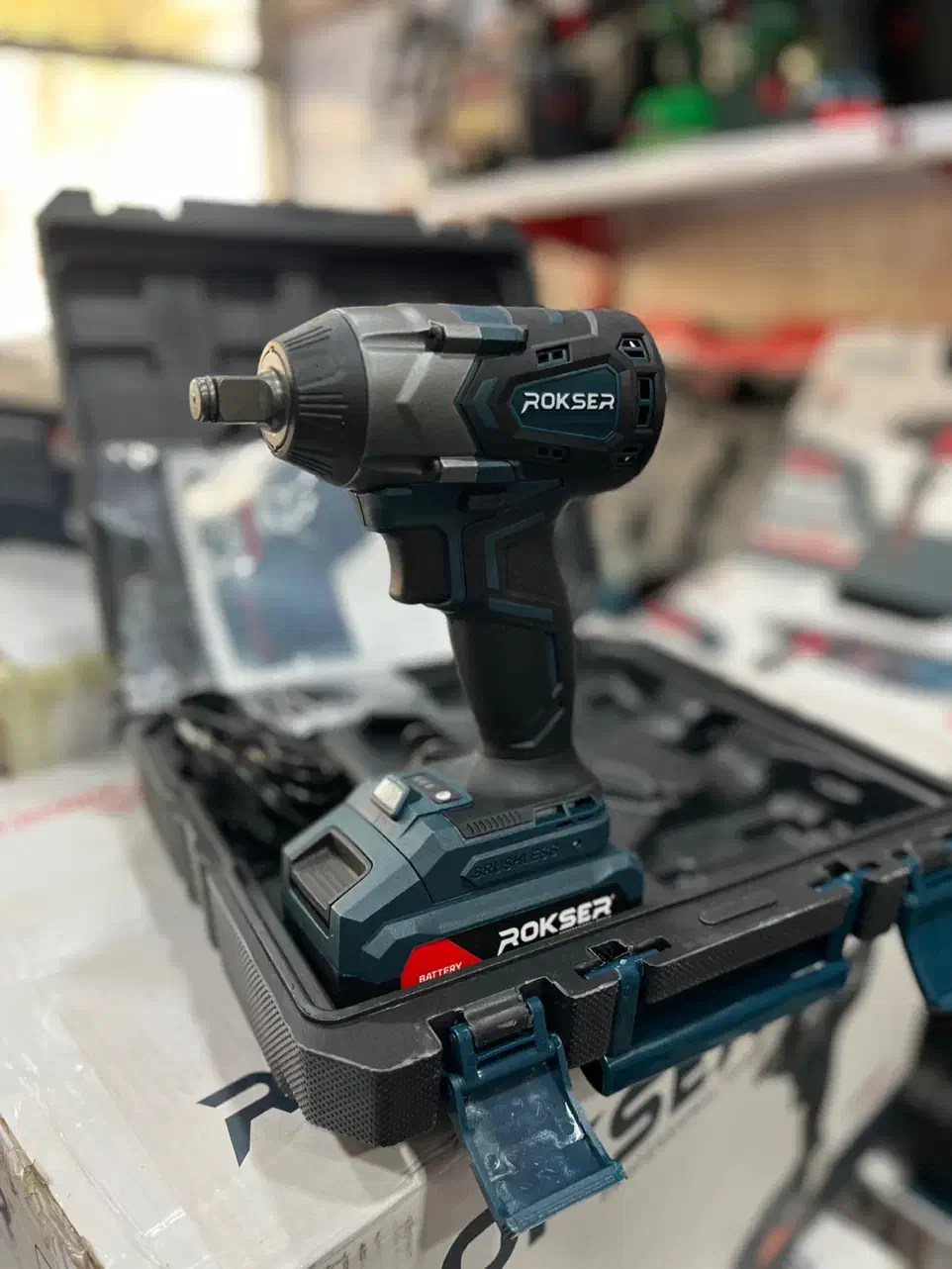 بکس شارژی برند راکسر ۲۰ ولت براشلس|ماشین‌آلات صنعتی|خوی, |دیوار