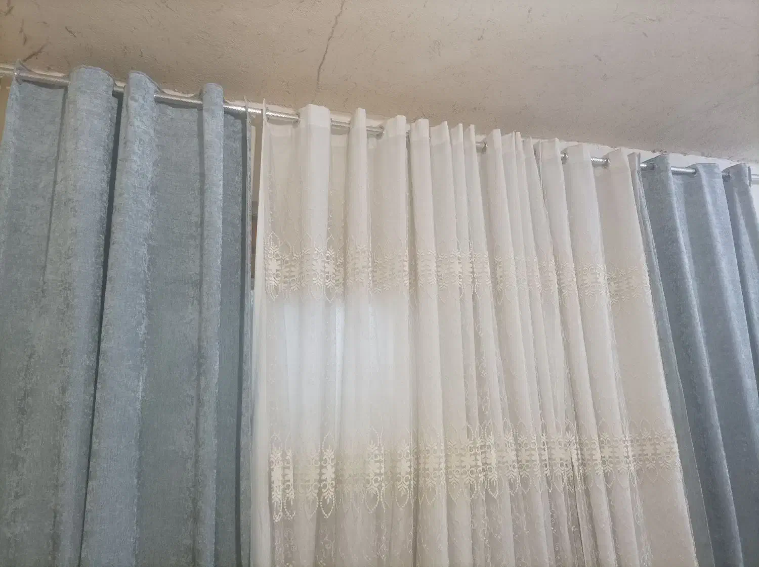 پرده مخمل طوسی روشن|پرده، رانر، رومیزی|بندر ماهشهر, |دیوار