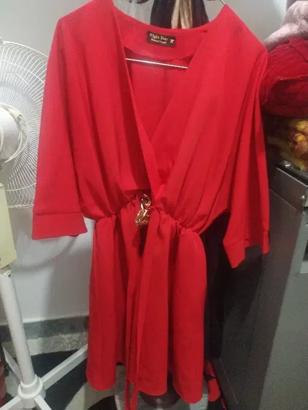 مجلسی زنانه|لباس|رزن, |دیوار