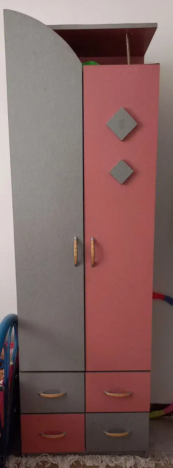 کمد|جاکفشی، کمد، دراور|گلبهار, شهر جدید گلبهار|دیوار