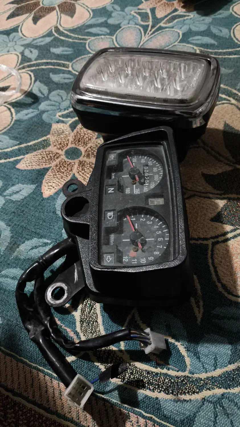 کله چراغ وچراغ|قطعات یدکی و لوازم جانبی|دشتیاری, |دیوار