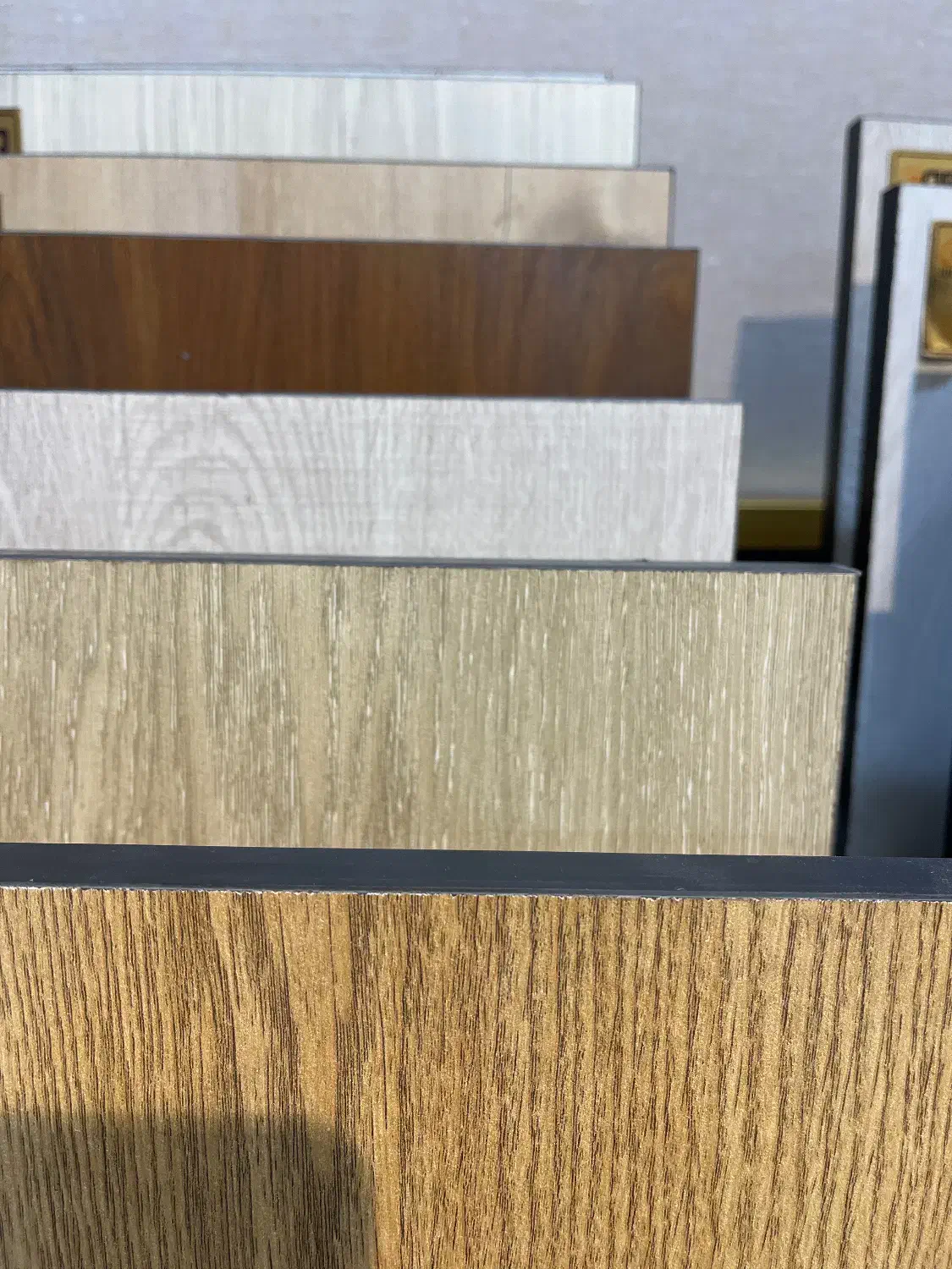 فروش و نصب انواع پارکت با قیمت عالی|خدمات پیشه و مهارت|رشت, سعدی (تختی)|دیوار