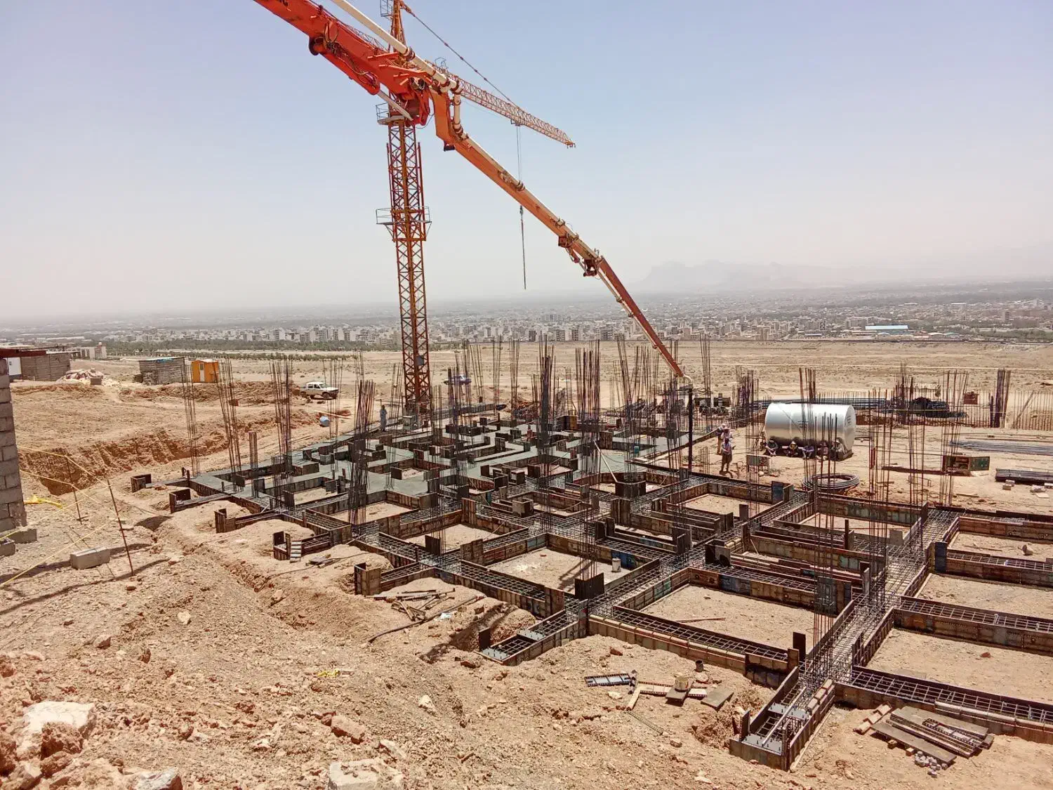 نیازمند کارگر نیمه فنی|استخدام معماری، عمران و ساختمانی|خمینی‌شهر, |دیوار