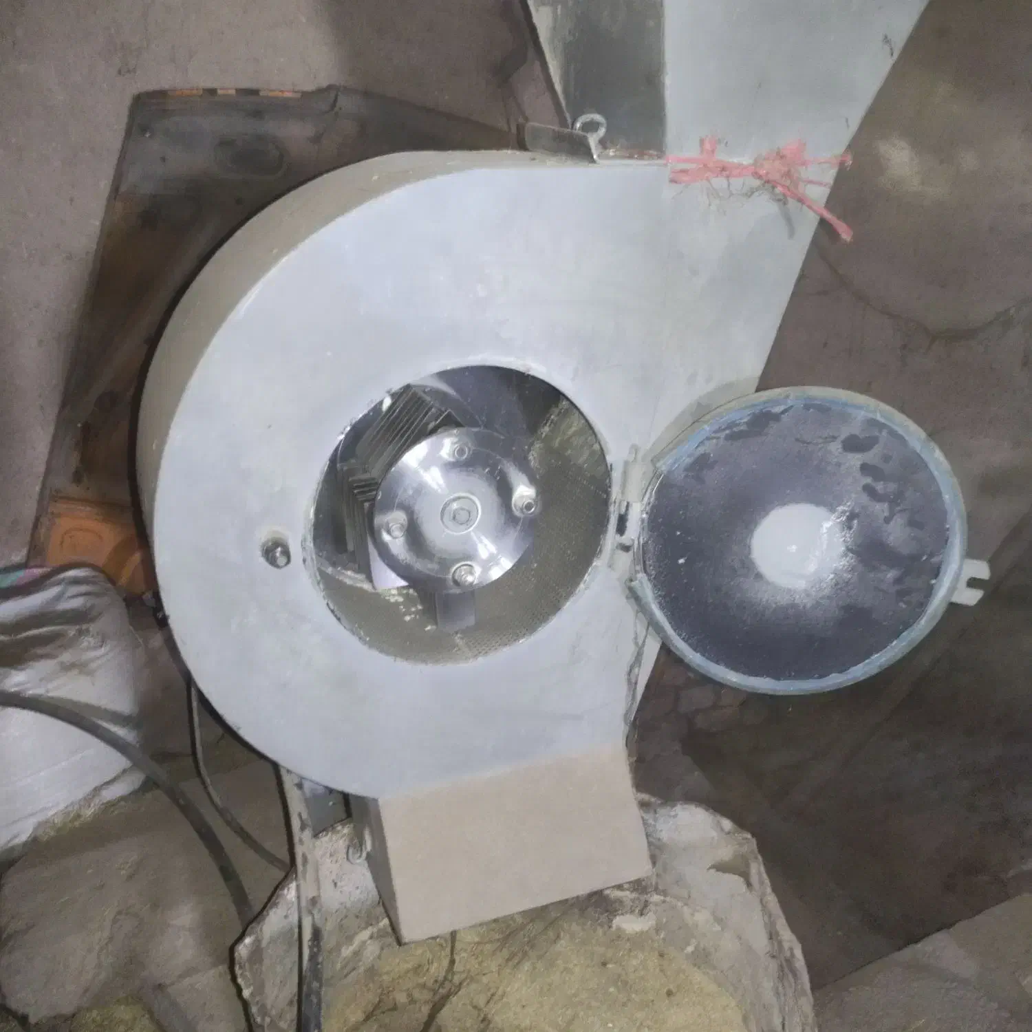 اسی|ماشینآلات صنعتی|کوهین, |دیوار