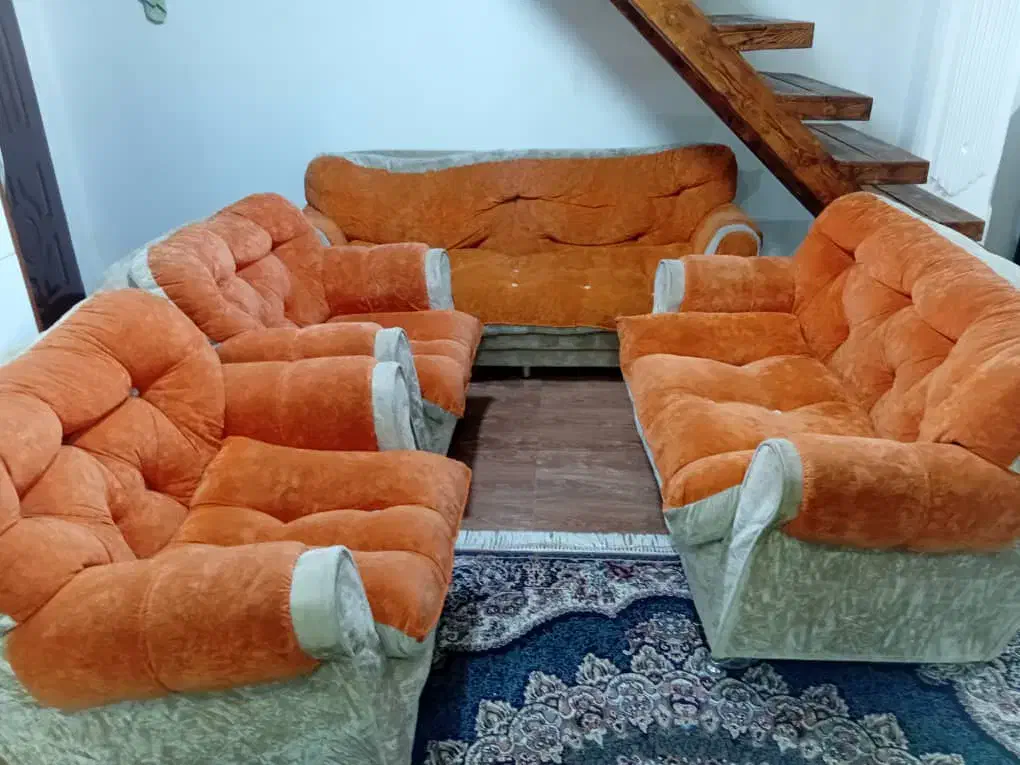 مبل راحتی|مبلمان خانگی و میز عسلی|تولم شهر, |دیوار