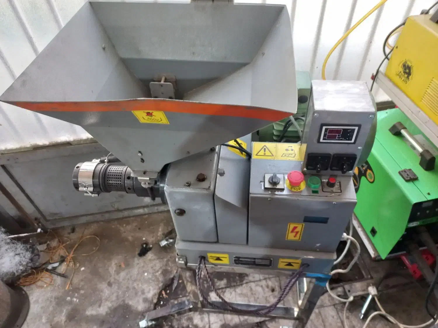 روغن گیری k40 آلمانی|ماشینآلات صنعتی|مشهد, حسابی جنوبی (شهرک غرب)|دیوار