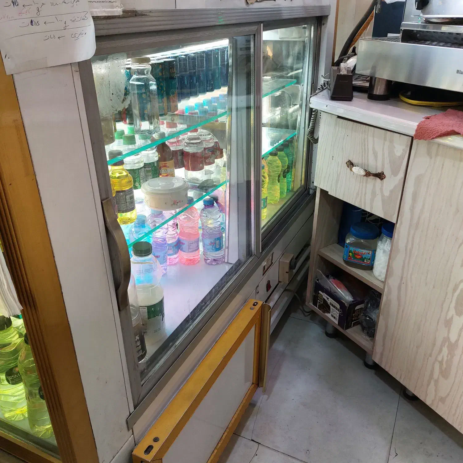 فروش فوری یخچال ویترینی ویخچال ویترینی بنماری دار|کافی‌شاپ و رستوران|مشهد, ده دی|دیوار
