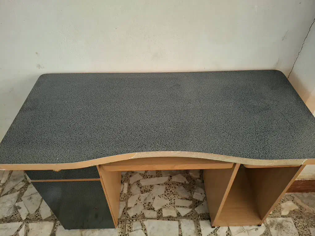 ساعت دیواری و میز|ساعت دیواری و تزئینی|صومعه‌سرا, |دیوار