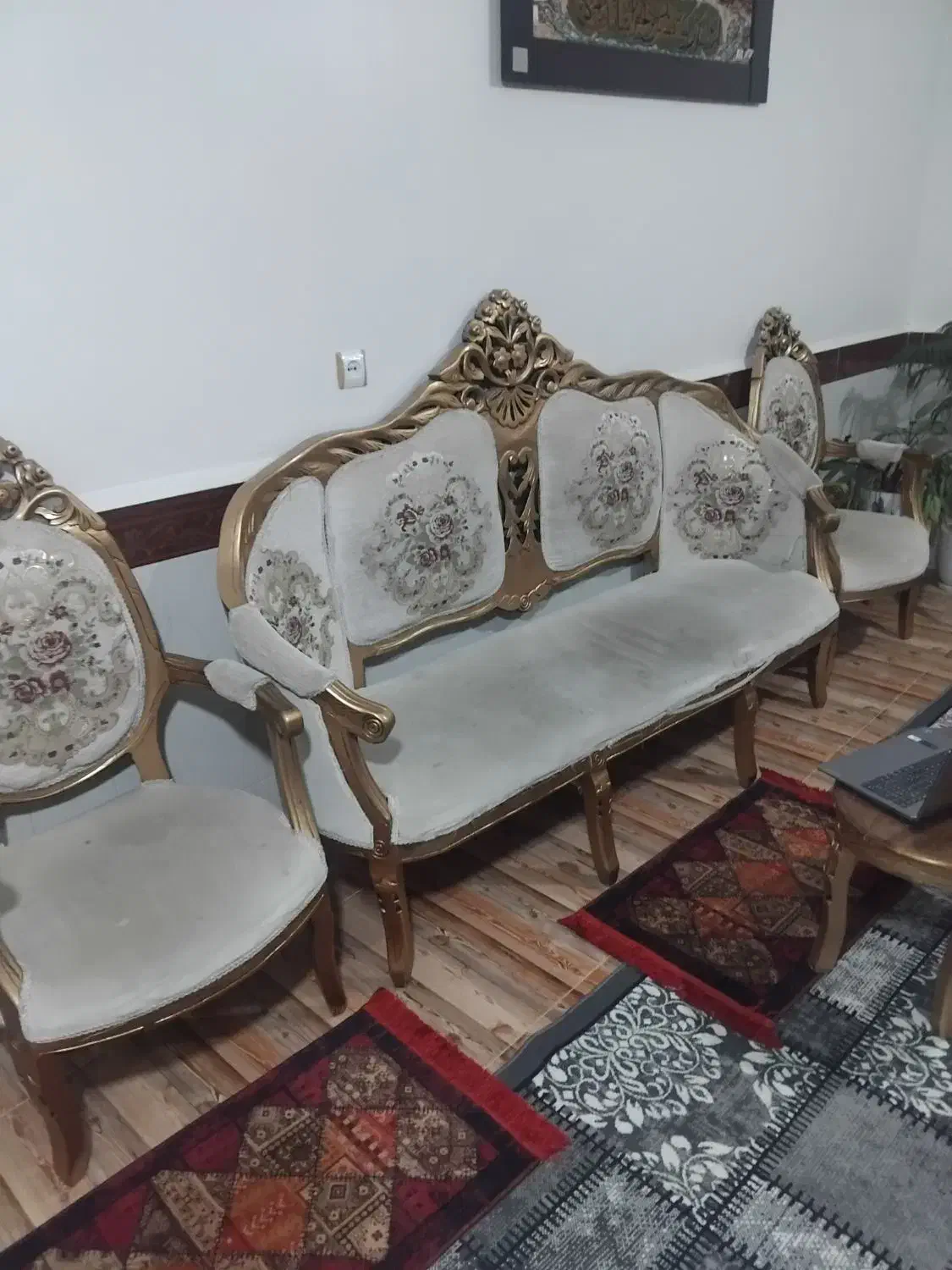 مبل منبت ۹‌نفره باعسلی|مبلمان خانگی و میز عسلی|ملایر, |دیوار