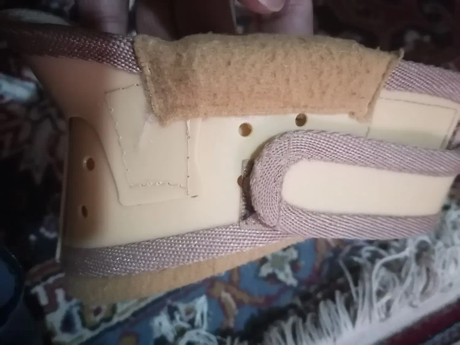 گردنبد طبی سخت کیف پولی کفش میخی فوتبال|کیف، کفش، کمربند|آباده, |دیوار