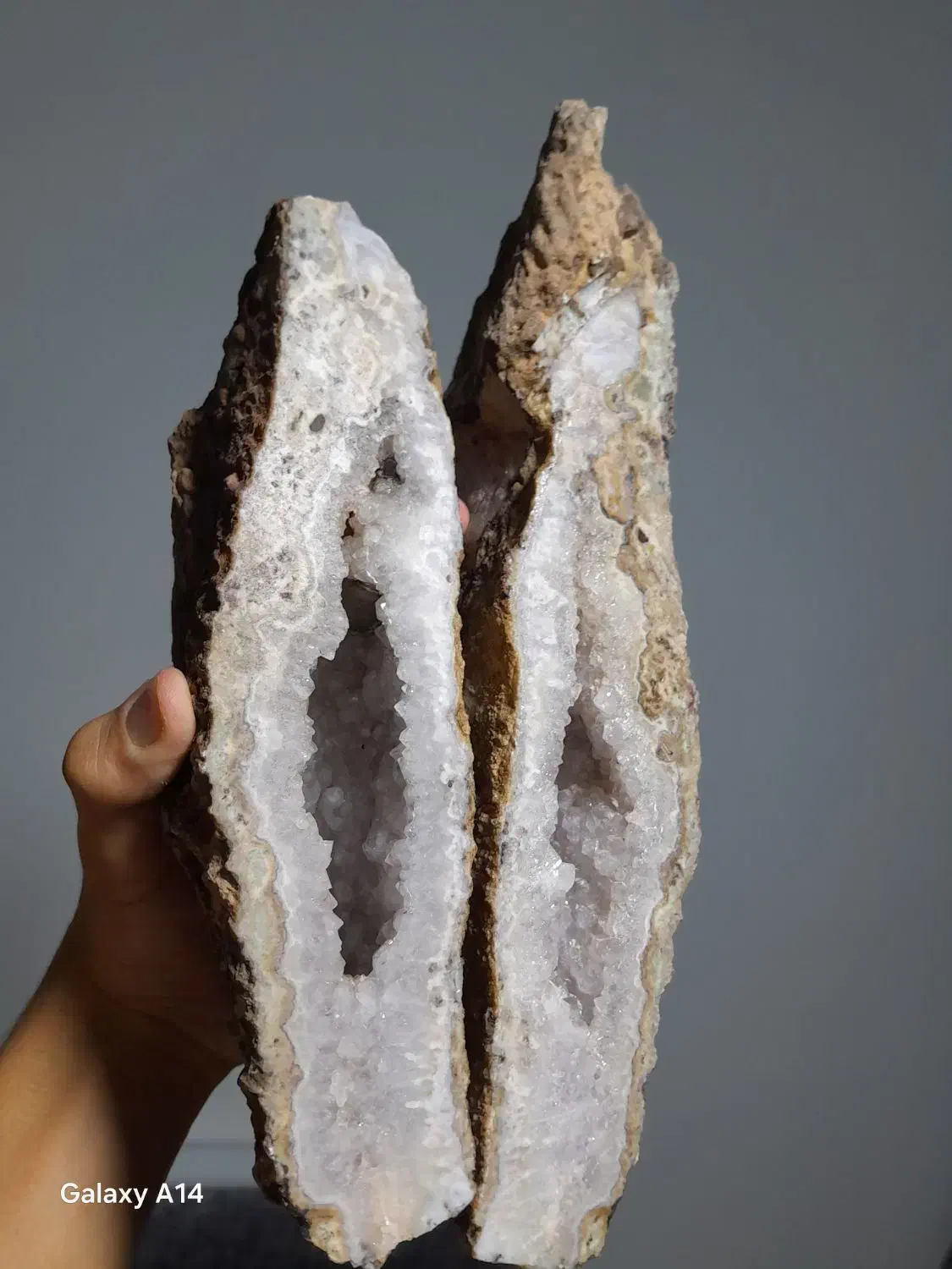 سنگ کوارتز بزرگ|جواهرات|نوشین شهر, |دیوار